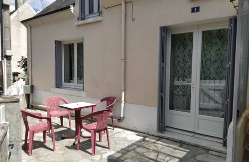 Ecueille House | Discover Petit nid Berrichon Near Beauval Zoo - Pets Welcome!