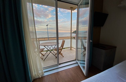 Algorta Hotel | Elegant Petit Palace Tamarises with Spa & Breakfast Options