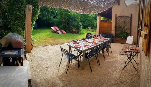Mazargues House | Peaceful Petit Paradis with Ocean View in Central Marseille