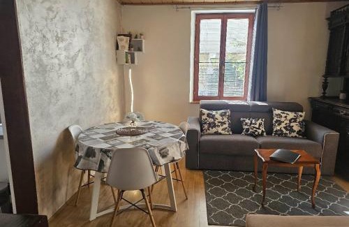 Cronenbourg Est Apartment | Family-Friendly Stay at Petit Paradis Croneuva - 9/10 Rating