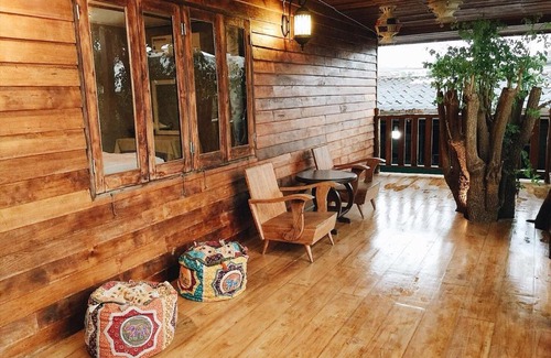 Phitsanulok Bed & Breakfast | Family-Friendly Petit Paramata with Perfect 10 Rating