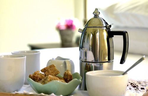 Franschhoek House | Petit Plaisir is a romantic self-catering cottage on the side of the village no1