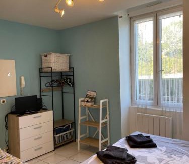 Salies-de-Bearn Apartment | Petit studio avec parking, très bien équipé proche des Thermes et du centre ville Nouvelle literie