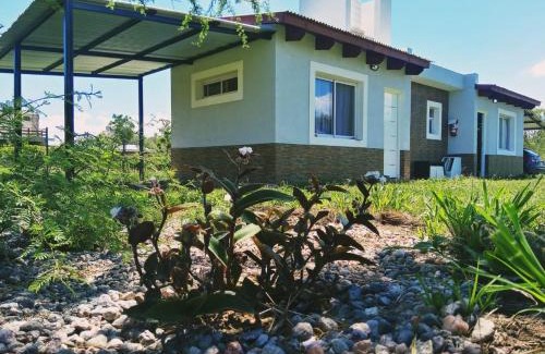 Calamuchita Department Apartment | Top-Rated Petit Valley: Pet-Friendly Stay with Breakfast