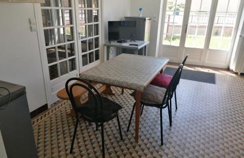 Saint-Corneille Other | Cozy Petite Caravane for Two with Pool & Hot Tub Access