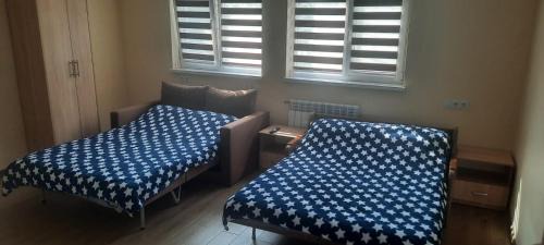 Nyzhnje Selyshche Apartment | Cozy Petite Chambre: Child-Friendly Stay with High Ratings