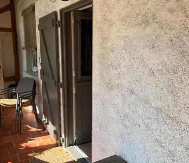 Oisly Bed & Breakfast | Tranquil Oceanfront Retreat with Pool & Family-Friendly Vibes