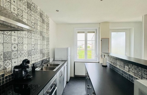 Paray-le-Monial House | Cozy Stay at Petite Demeure - Paray-le-monial with Kitchen