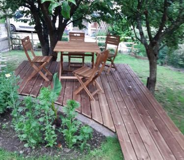 Tourville-sur-Pont-Audemer House | Welcoming Petite Chaumière: Guest Rated 8/10 for Quality