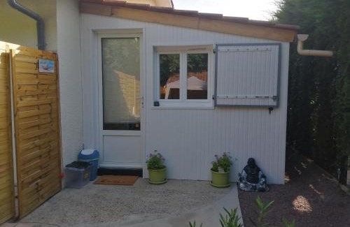 Biganos Apartment | Cozy Petite Habitation Meublée - Guest Rated 9/10