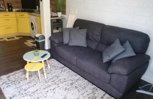 Biganos Apartment | Cozy Petite Habitation Meublée - Guest Rated 9/10