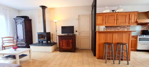 Sainte-Marie-de-Re Villa | Serene Retreat Near Village Center & Market with Family Amenities