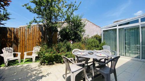 Sainte-Marie-de-Re Villa | Serene Retreat Near Village Center & Market with Family Amenities