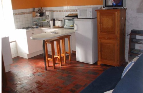 Saint-Denis-d'Oleron House | Cozy Petite Maison Jardin on Nord Ile Oleron for Families