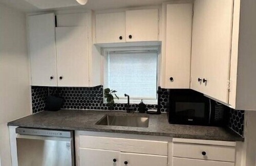 Riley Park-Little Mountain House | Cozy Main Street Haven with Pet-Friendly Amenities