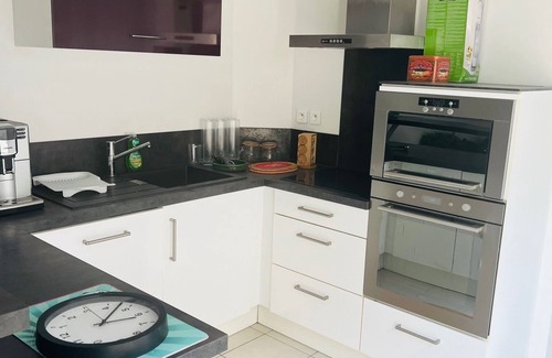 Negrepelisse House | Delightful Petite Maison with Family and Pet-Friendly Amenities