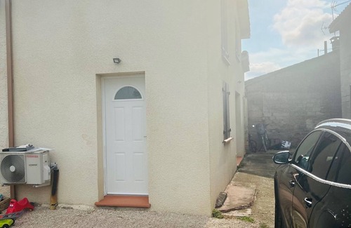 Negrepelisse House | Delightful Petite Maison with Family and Pet-Friendly Amenities
