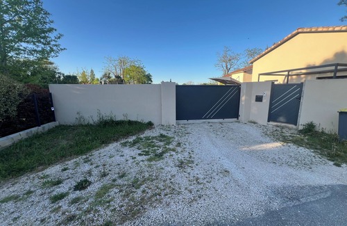 Negrepelisse House | Delightful Petite Maison with Family and Pet-Friendly Amenities