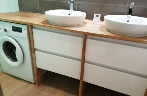 Challans House | Tranquil Family Retreat with Top Guest Rating of 9.3