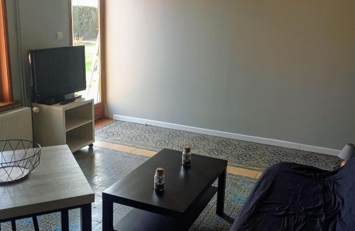 Drincham Apartment | Charming Petite Maison with Private Garden and Kitchen
