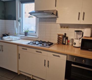 Pipaix House | Warm Petite Maison with Parking & Family-Friendly Amenities