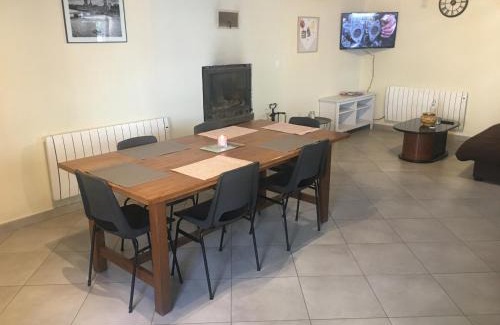 Recey-sur-Ource Apartment | Charming Petite Maison de Campagne - Family-Friendly Retreat