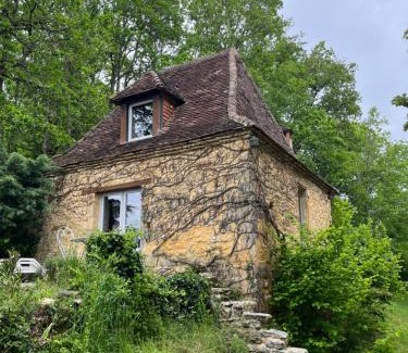 Plazac House | Family-Friendly Retreat at Petite Maison en Périgord Noir