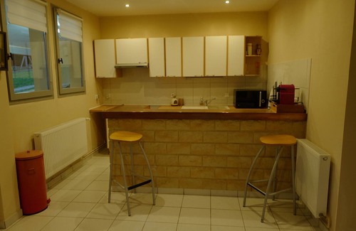 Longpont-sur-Orge Apartment | Serene Petite Maison Near Paris with Family and Pet Amenities