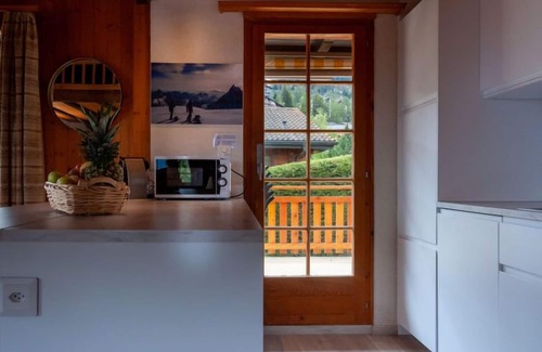 Saint-Pierre-de-Clages House | Pet-Friendly Retreat at Petite Plaisance with Lake Views