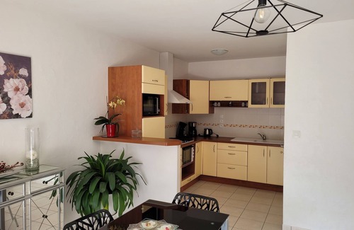 Vannes Apartment | Serene Petite Résidence with Pet-Friendly Amenities