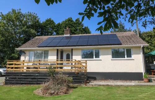Malltraeth House | Experience Petlyns Patch: 4-Star Family & Pet-Friendly Retreat