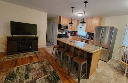 Petoskey House | Discover Petoskey: Stay While You Play with Pool & Breakfast