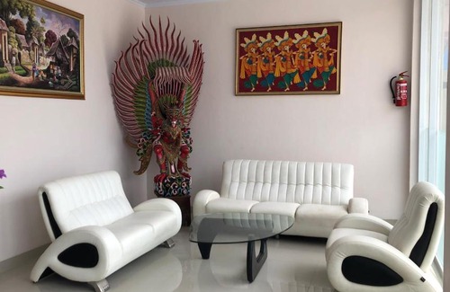 Tegal Hotel | Petra Hotel: Family-Friendly Stay with Breakfast Included