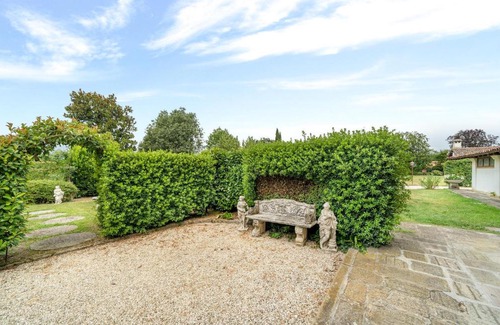 Torreglia House | Discover Petrarca 1: Family-Friendly Retreat with Pool