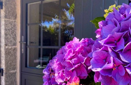 Concarneau House | PÉTREL: Country Home with Large Garden & Family Amenities