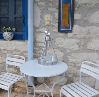 Katokhorion Apartment | Guest Rated: 9.9 at Petrino Katochori with Hot Tub Access