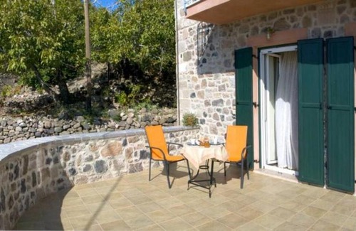 Lesbos Apartment | Beachfront Petrini Krini Appartments with Pool & Ocean Views