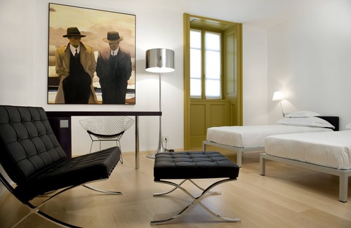 Borgo San Leonardo Hotel | Experience Petronilla: 4-Star Comfort in Bergamo
