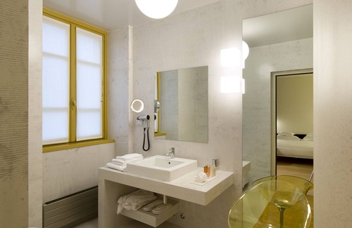 Borgo San Leonardo Hotel | Experience Petronilla: 4-Star Comfort in Bergamo