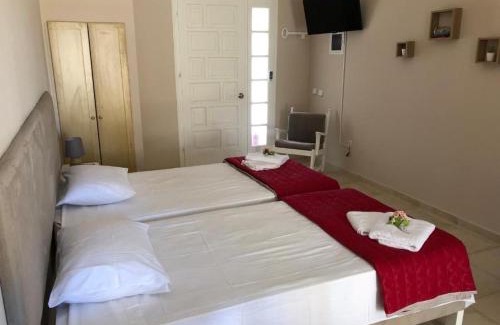 Paliki Apartment | Welcoming Petros Rooms in Sofia Livadi for Families