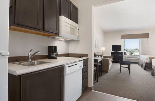 Cotulla Apartment | PetroStay Inn & Suites Cotulla: Family-Friendly Retreat