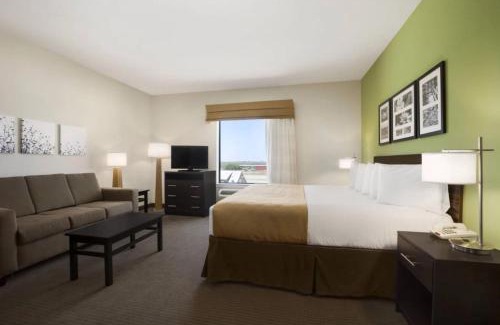 Cotulla Hotel | Discover PetroStay Inn & Suites Cotulla: Pet-Friendly Bliss