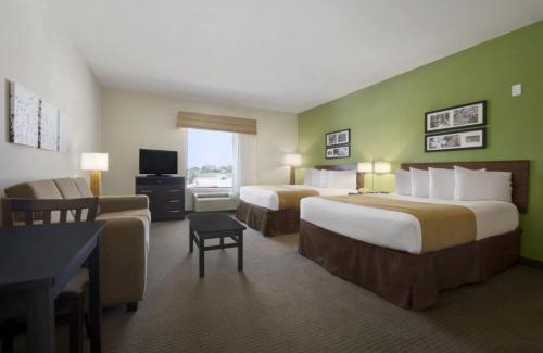 Cotulla Hotel | Discover PetroStay Inn & Suites Cotulla: Pet-Friendly Bliss