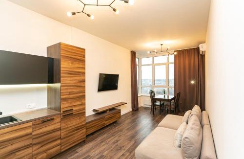 Pechers'kyi District Apartment | Elegant 1584 Central Park Loft - Family-Friendly Retreat