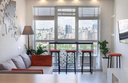 Solomjanskyj Apartment | Cozy Apartment Steps from Central Railway Station