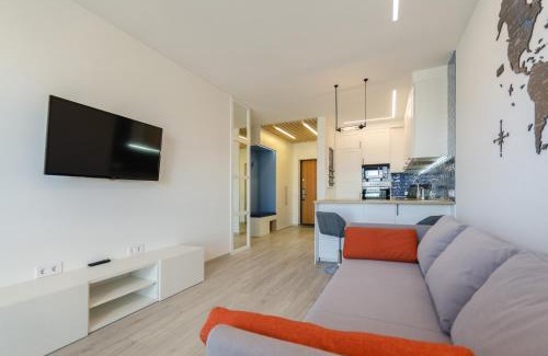 Solomjanskyj Apartment | Cozy Apartment Steps from Central Railway Station