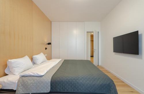 Solomjanskyj Apartment | Cozy Panorama City View Apartment Near Central Railway