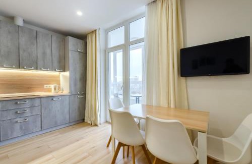 Svyatoshyns'kyi District Apartment | Discover 17078 Nivki-Park: Family-Friendly & Relaxing