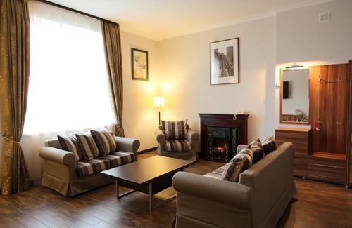 Pereslavl-Zalesskiy Hotel | Petrovsky Hotel: Ideal for Families with a 9/10 Rating