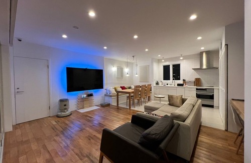 Yamanakako House | Relax at The No10: Pet-Friendly Retreat with Sauna & BBQ